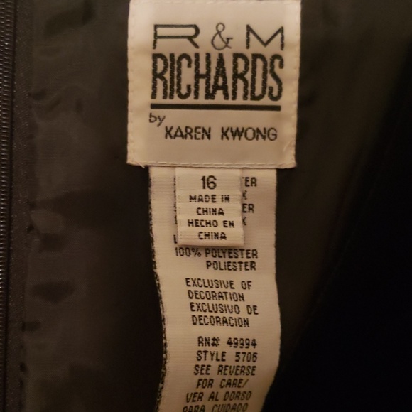 Black velvet dress - Picture 5 of 8